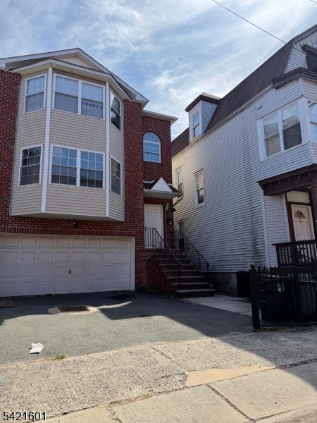 41 3Rd St Property Photo 1