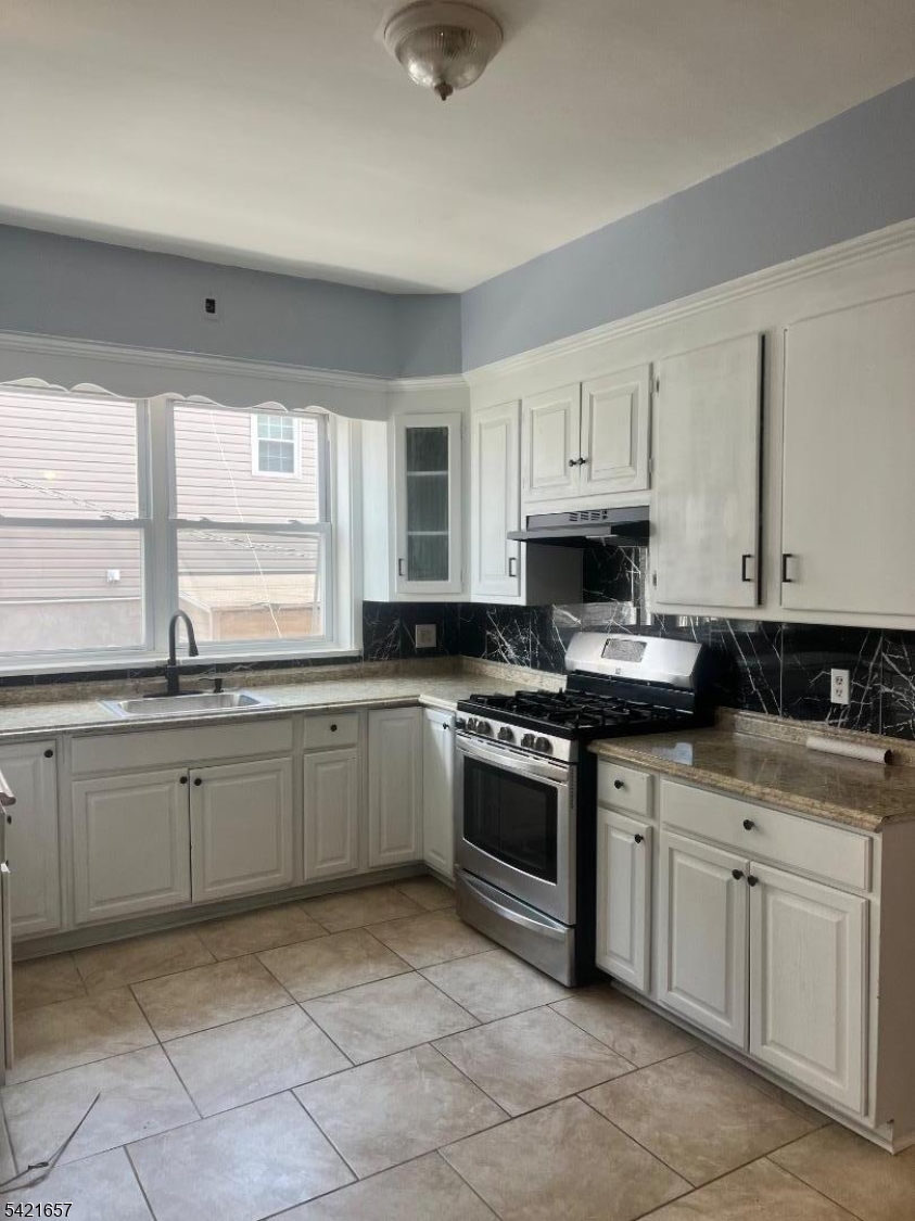 291 Tremont Ave Property Photo 1