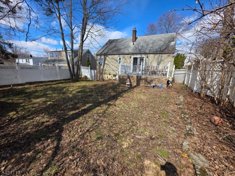6 Holmes St Property Photo 2