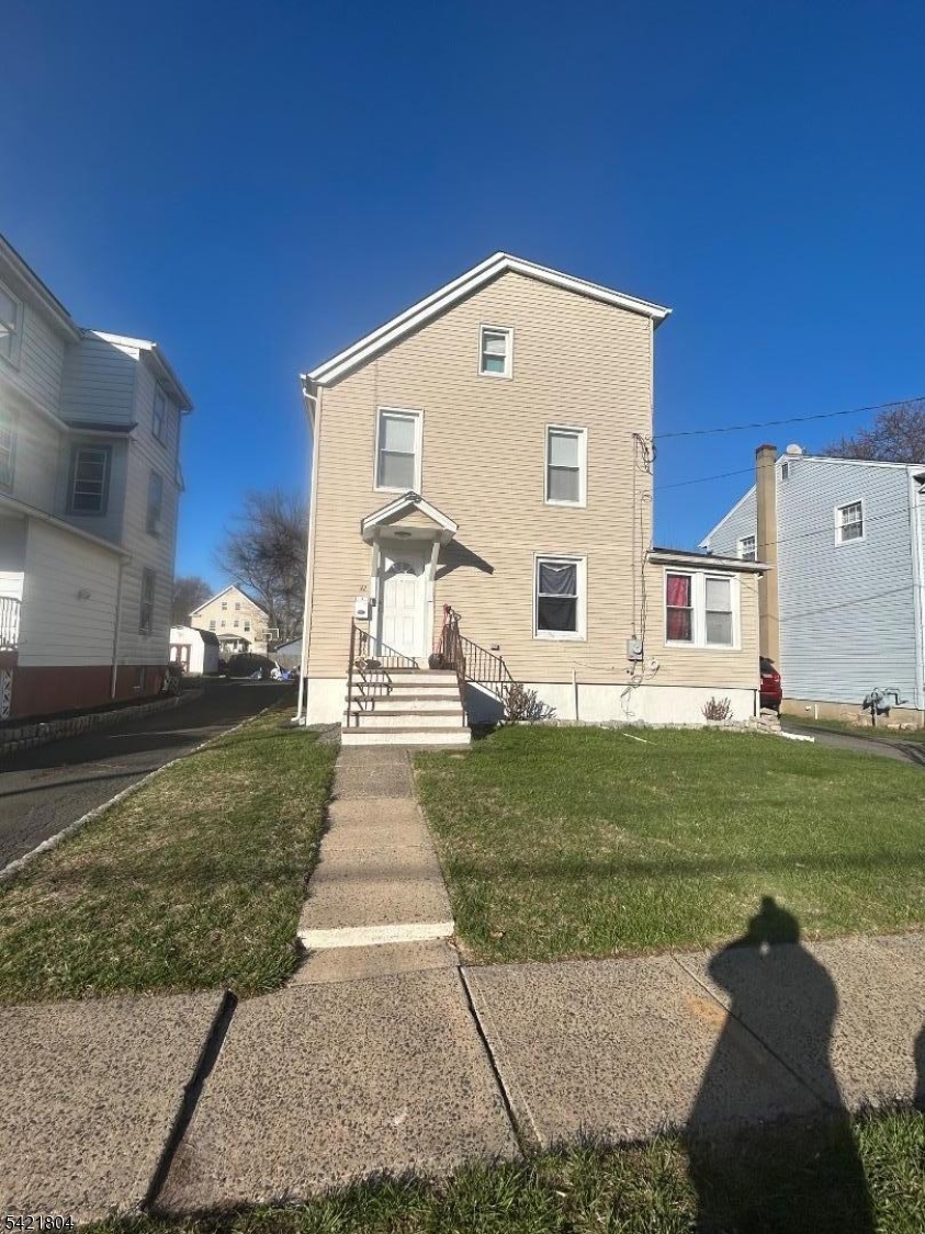 42 Whitewood Ave Property Photo 1