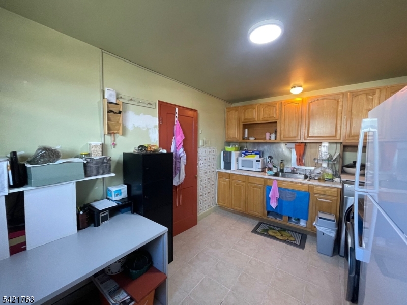 220 Bloomfield Ave Property Photo 12