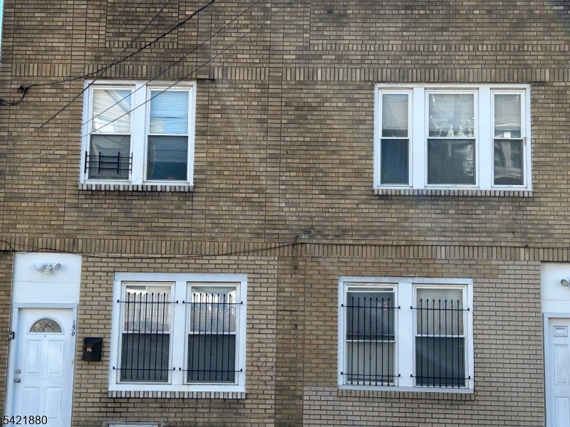 150 Stuyvesant Ave 1L Property Photo 1