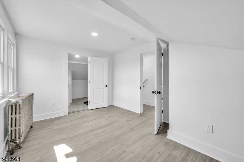 52 Thomas St Property Photo 33