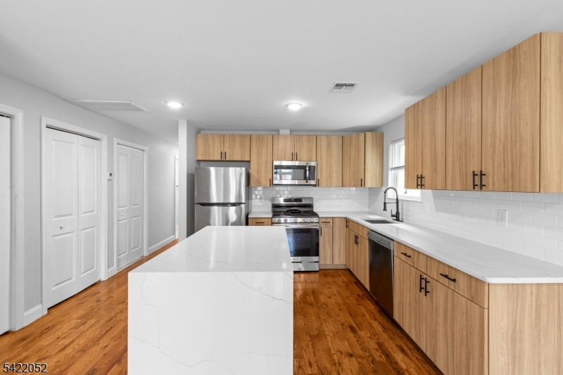 19 Shaw Ave 1 Property Photo 1