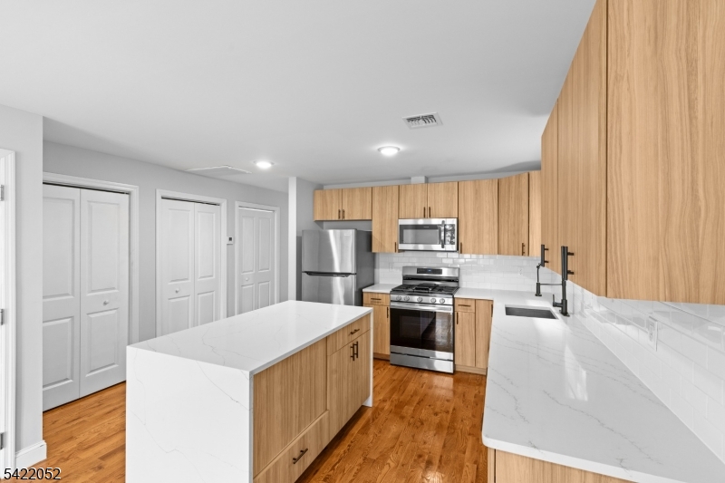 19 Shaw Ave 1 Property Photo 3