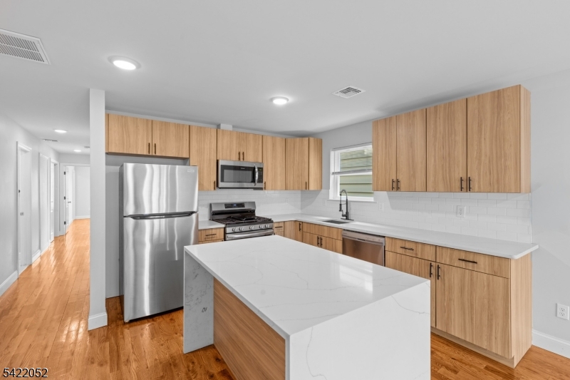 19 Shaw Ave 1 Property Photo 4