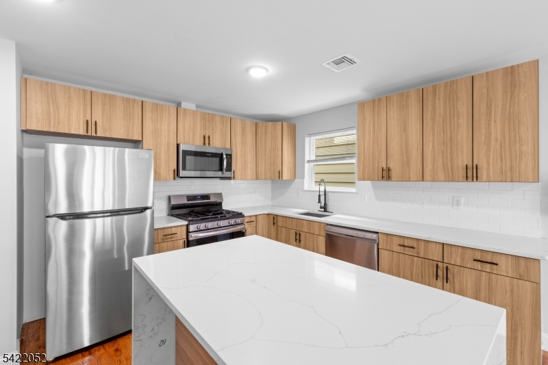 19 Shaw Ave 1 Property Photo 5