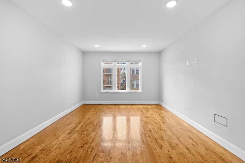 19 Shaw Ave 1 Property Photo 8