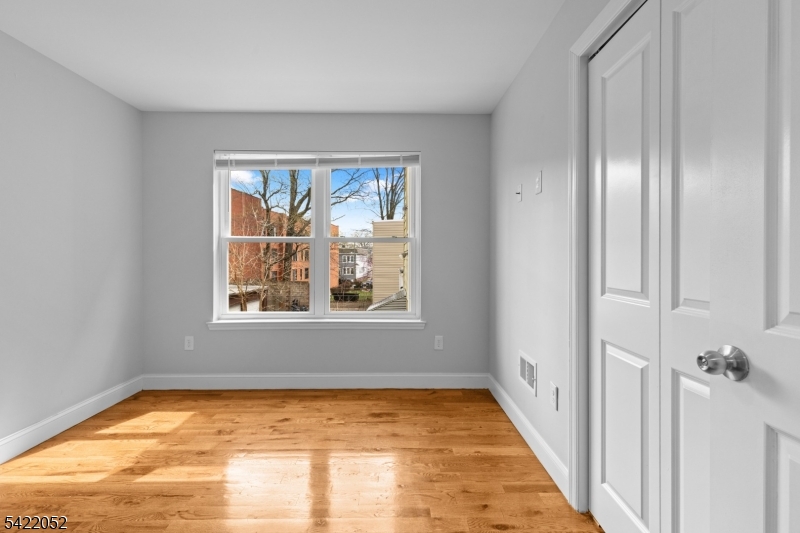 19 Shaw Ave 1 Property Photo 10