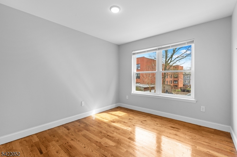 19 Shaw Ave 1 Property Photo 11