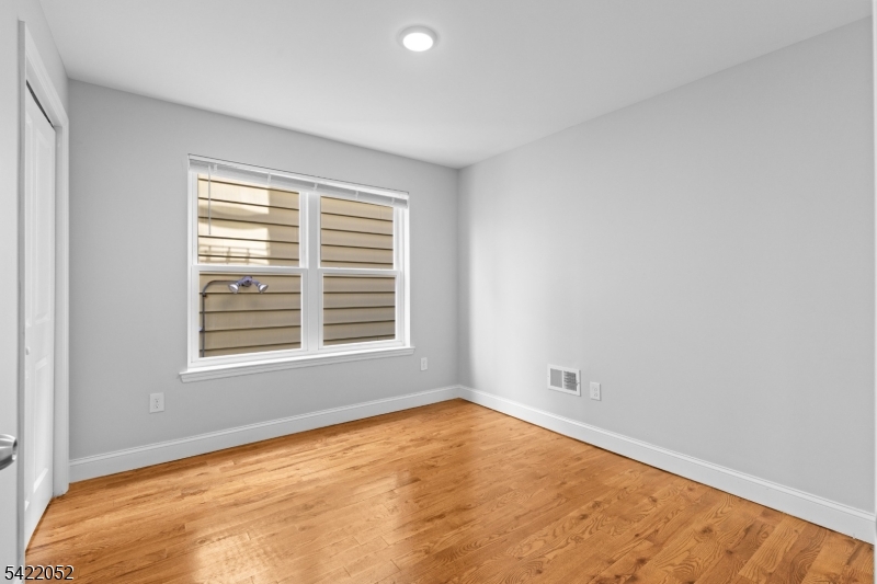 19 Shaw Ave 1 Property Photo 15