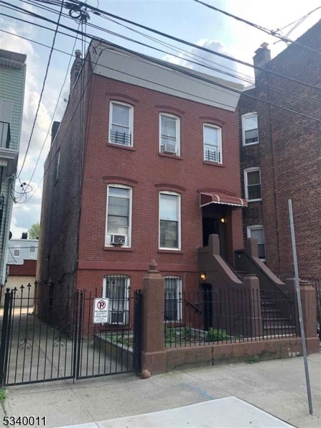 333 Forrest St