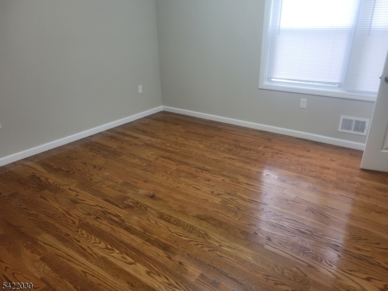519 Franklin St Property Photo 4