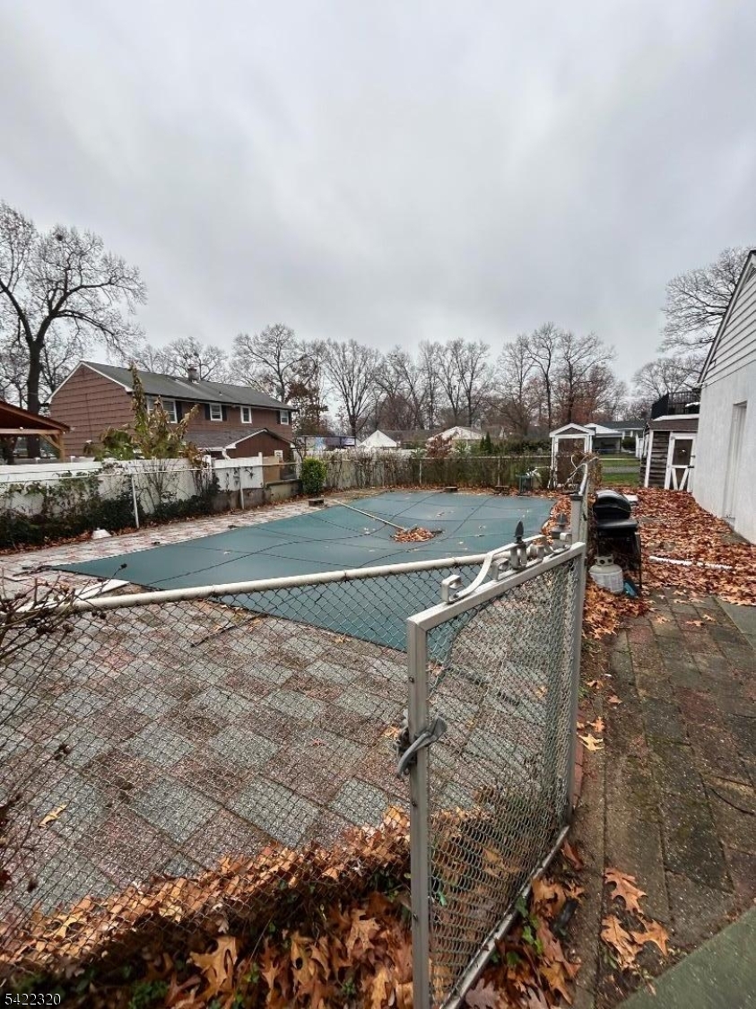 1529 W 7th St Property Photo 4