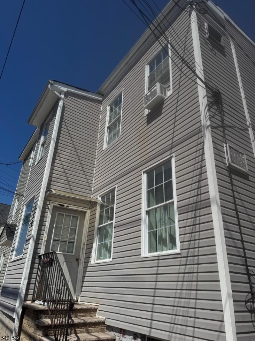 116 Redwood Ave Property Photo 1