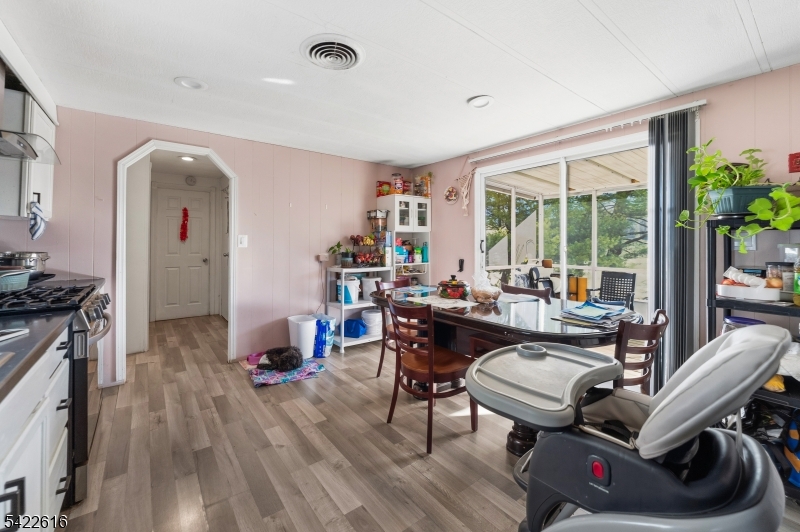 24 Whitman Road Property Photo 10