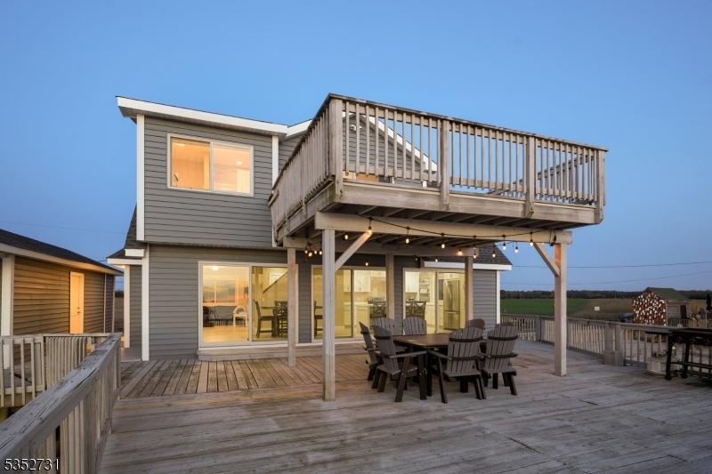 27 S Beach Ave Property Photo 4