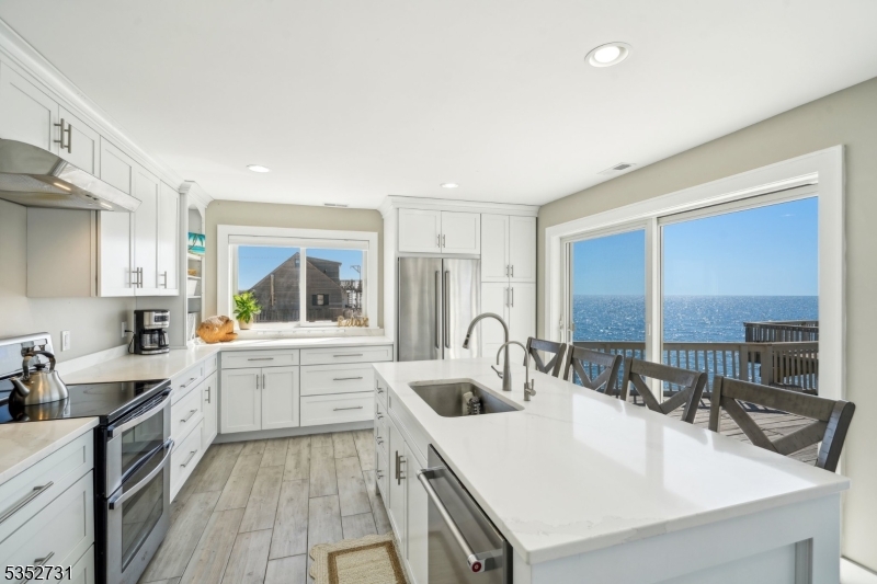 27 S Beach Ave Property Photo 7