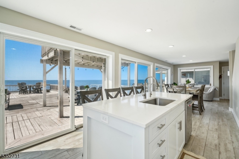 27 S Beach Ave Property Photo 8