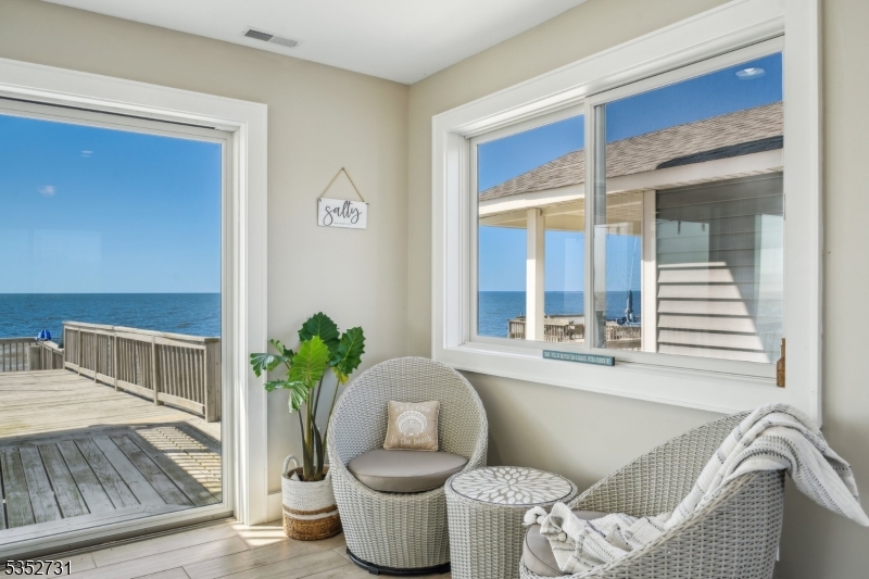 27 S Beach Ave Property Photo 15