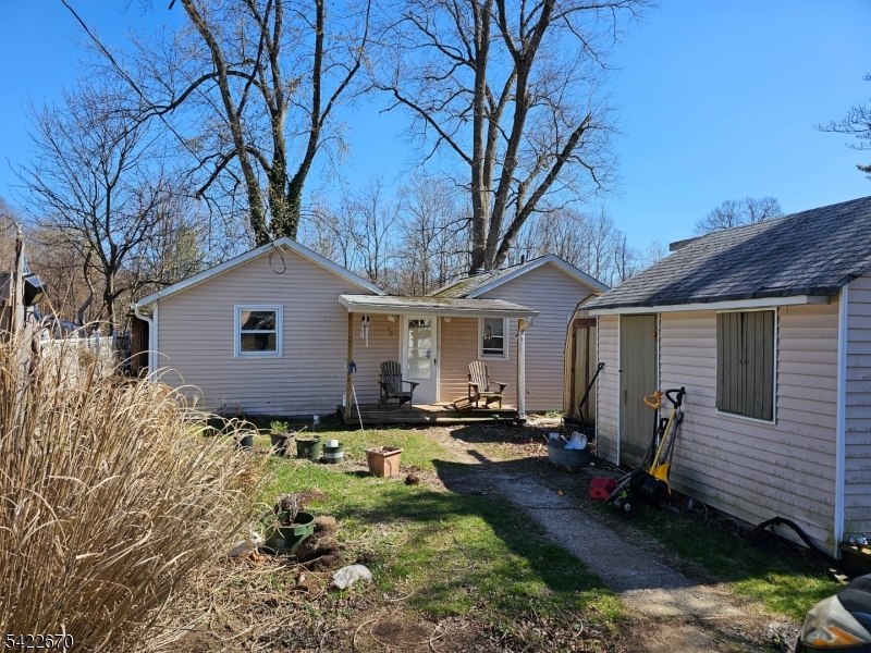 30 Riverside Dr Property Photo 1