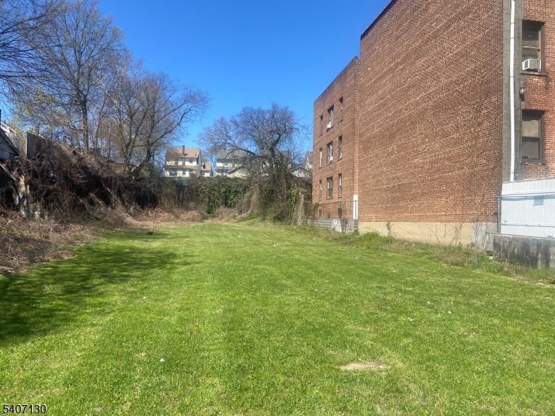 Maple Ave Property Photo 1