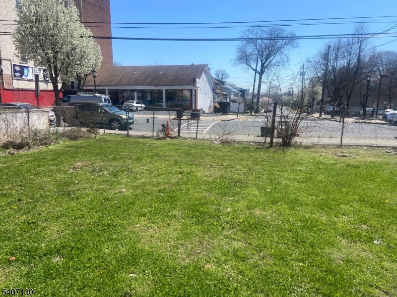 Maple Ave Property Photo 7