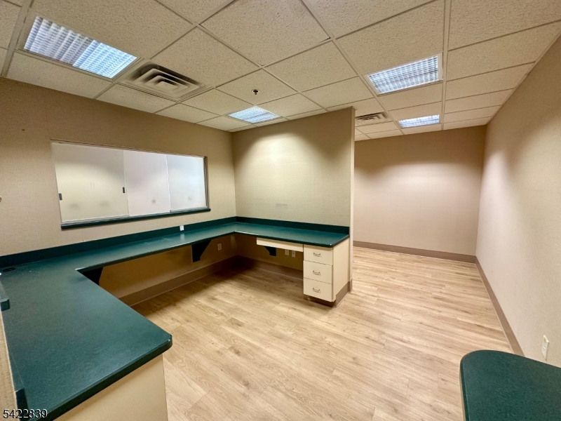 534 Avenue Property Photo 4