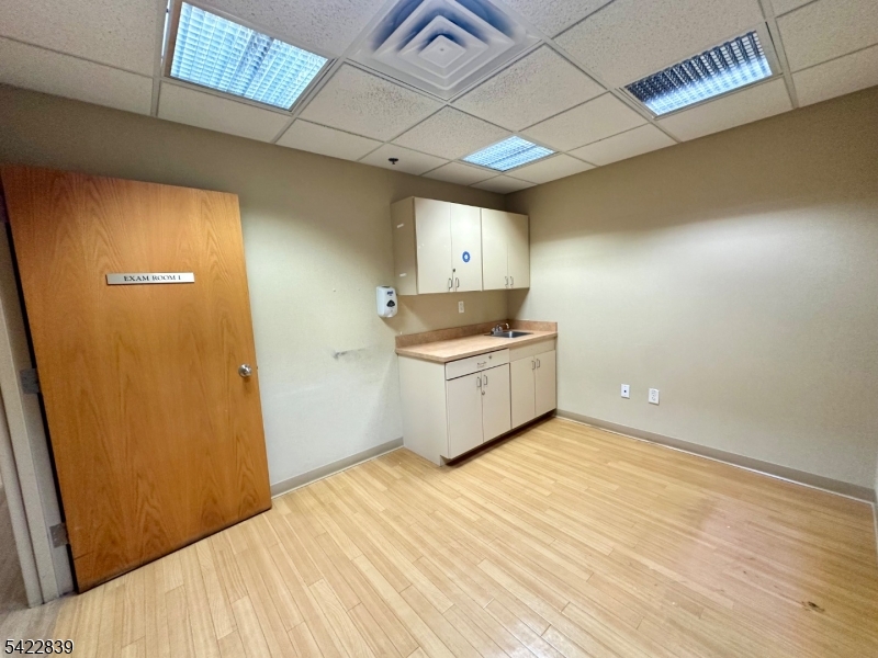 534 Avenue Property Photo 8
