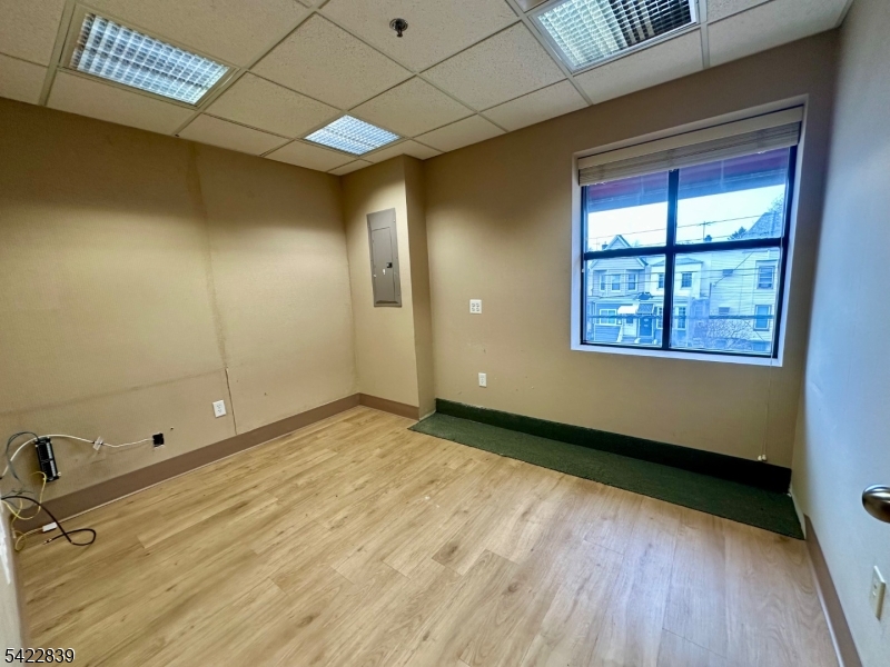534 Avenue Property Photo 14