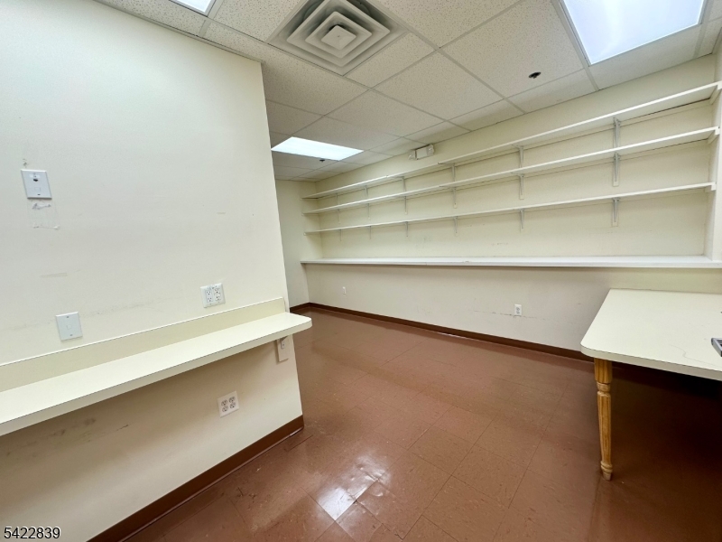 534 Avenue Property Photo 15