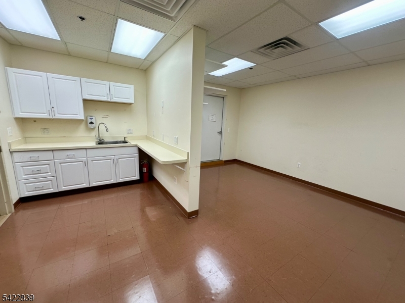 534 Avenue Property Photo 16