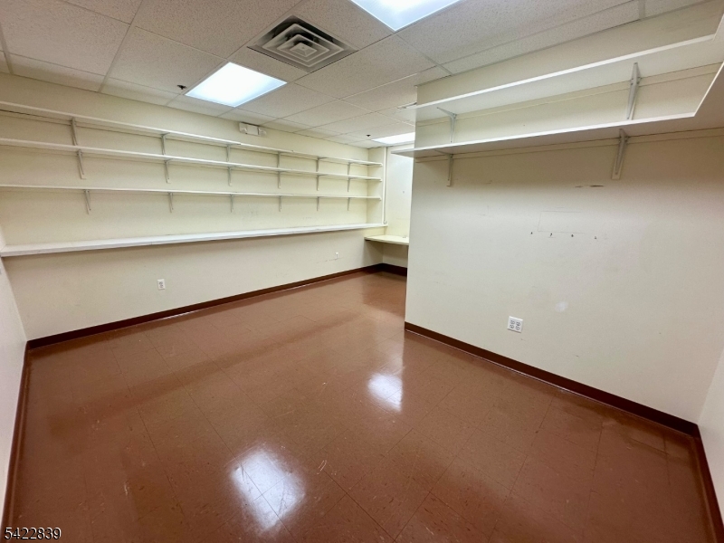 534 Avenue Property Photo 17