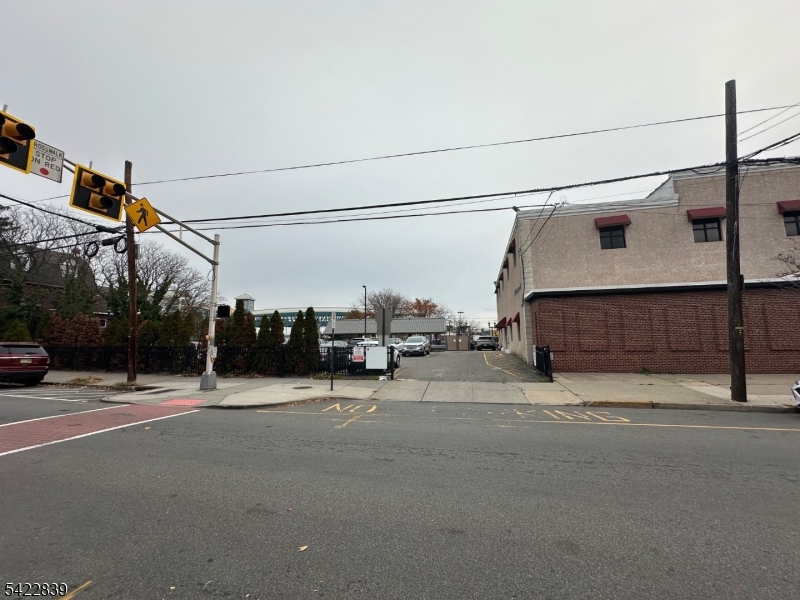534 Avenue Property Photo 26