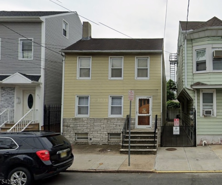 268 Walnut St Property Photo 1