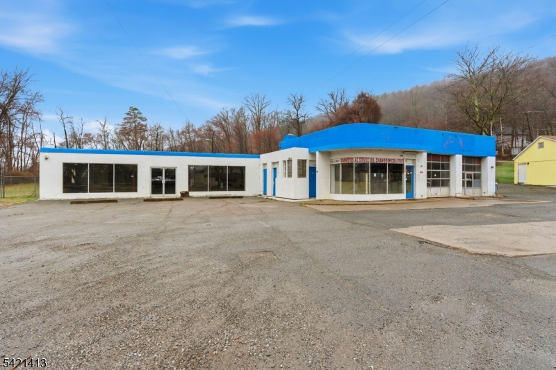 469 Us Highway 206 Property Photo 3