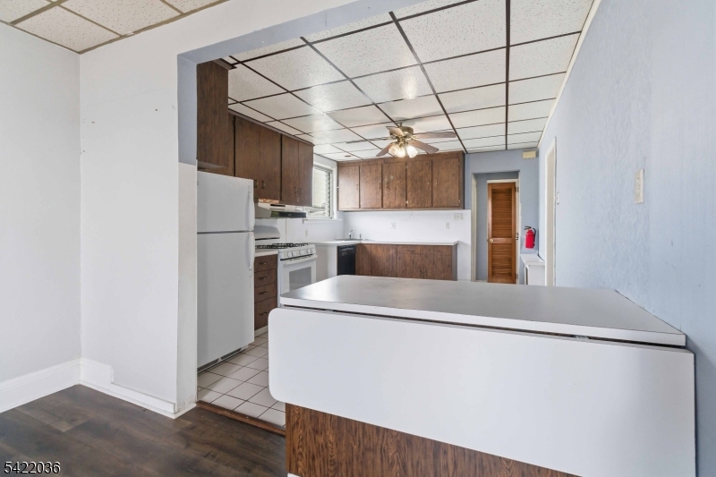 36 Edison St Property Photo 6