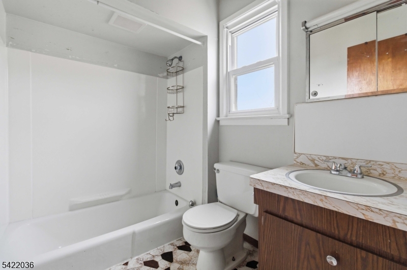 36 Edison St Property Photo 15