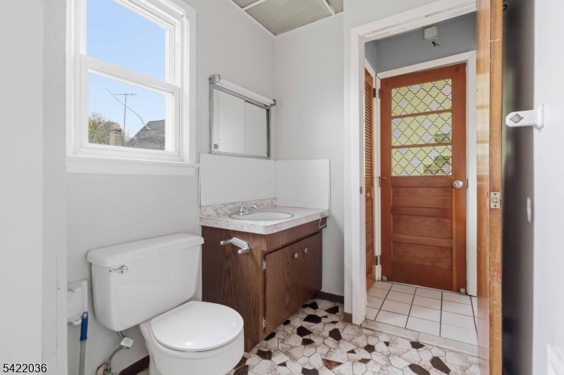 36 Edison St Property Photo 16