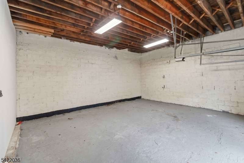 36 Edison St Property Photo 19