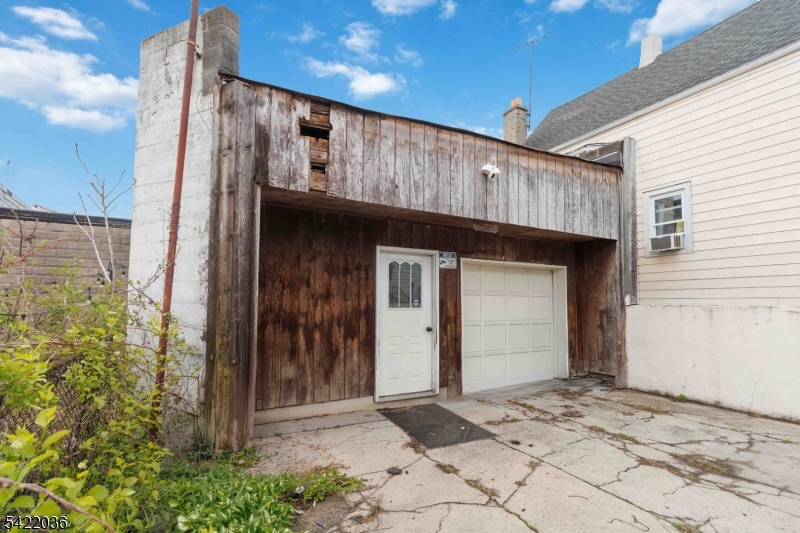 36 Edison St Property Photo 21