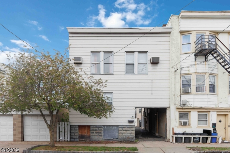 36 Edison St Property Photo 22