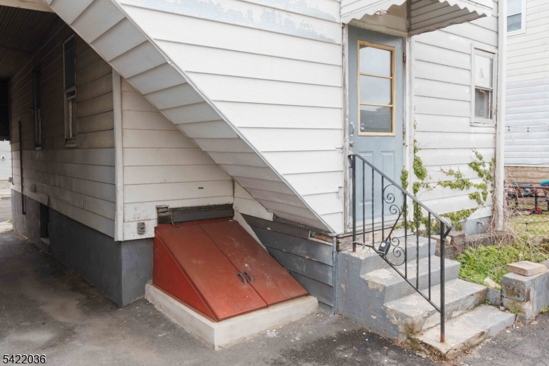 36 Edison St Property Photo 24