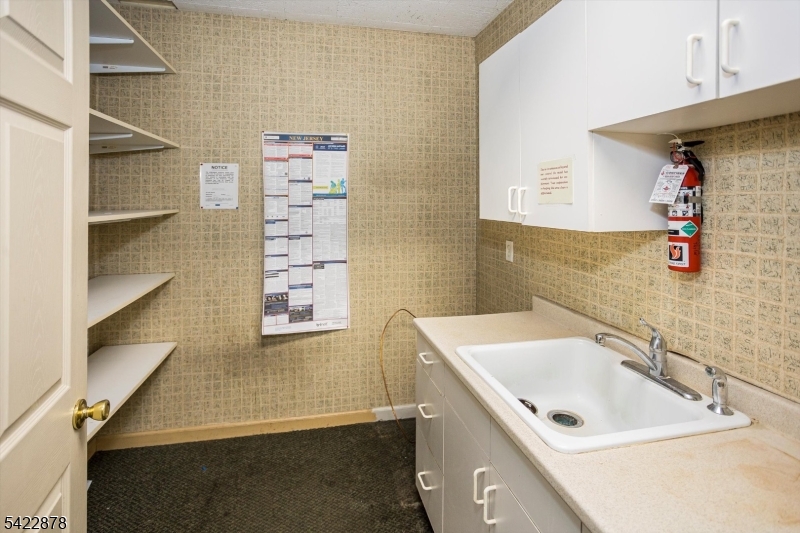 1711 Route 46 Property Photo 23