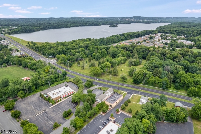 1711 Route 46 Property Photo 33