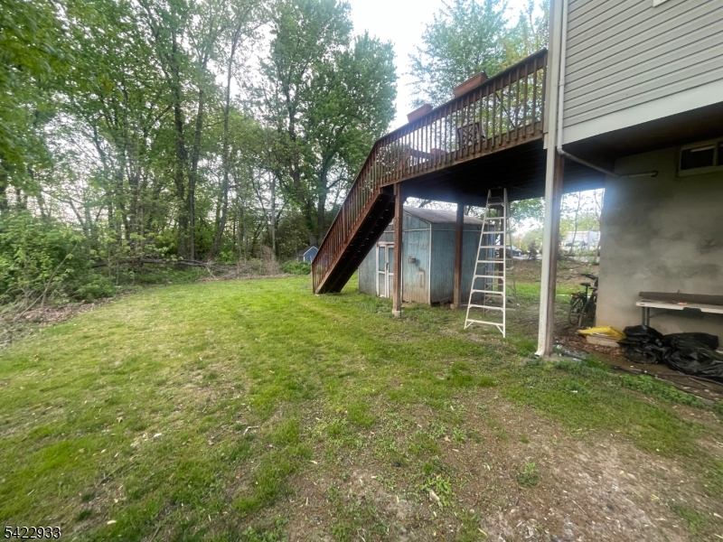 42 Riverlawn Dr Property Photo 2