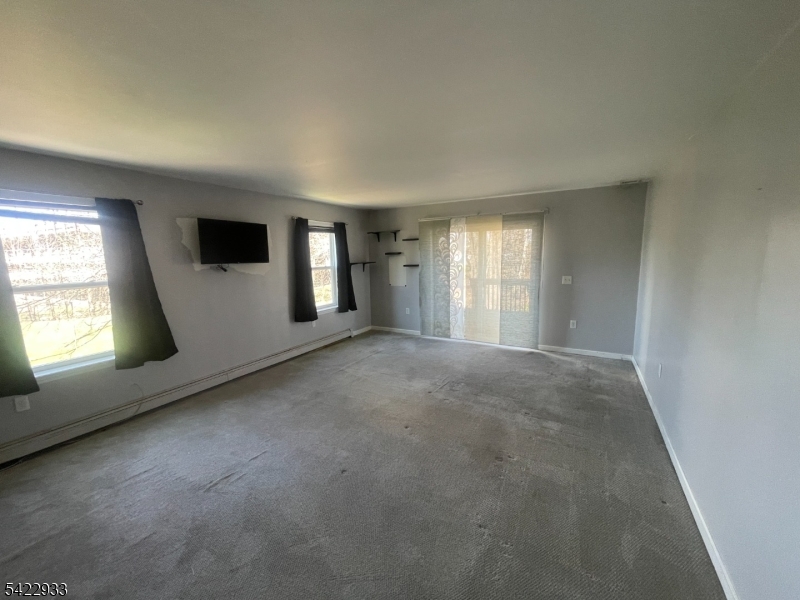 42 Riverlawn Dr Property Photo 8