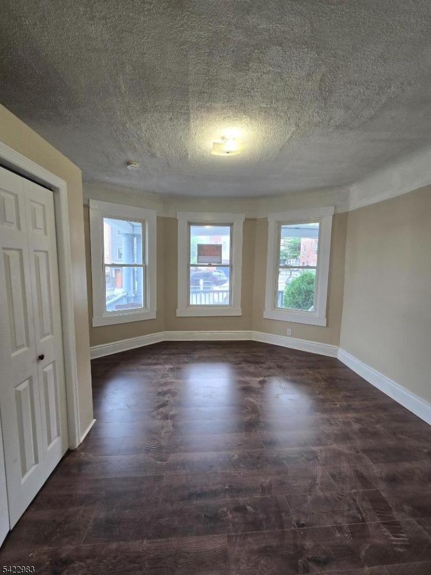 314 William St Property Photo 6