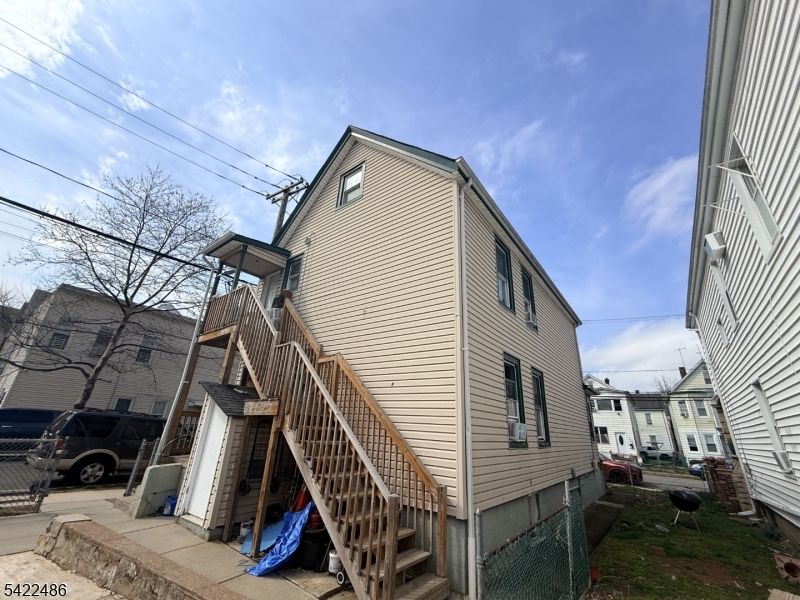 383 Highland Ave Property Photo 4