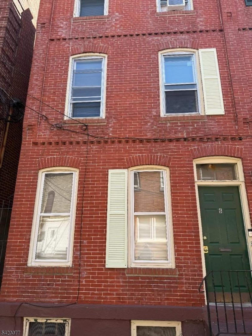 6 Peace St